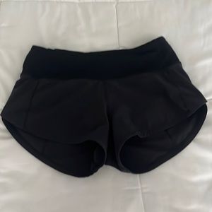 lululemon sped up shorts 2.5”